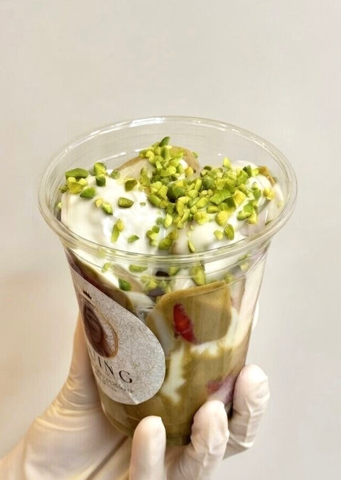 STRAWBERRY PISTACHIO CUP ROYAL